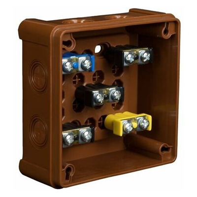 „90” 8-inlet surface-mounted box with knockouts 98x98x42mm IP55 cover for 4 screws with terminals brown