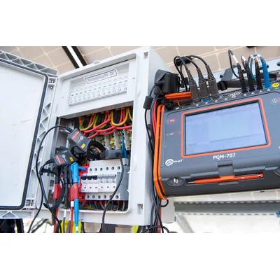 Analyseur de qualité de l'énergie avec jeu de pinces de mesure PQM-707