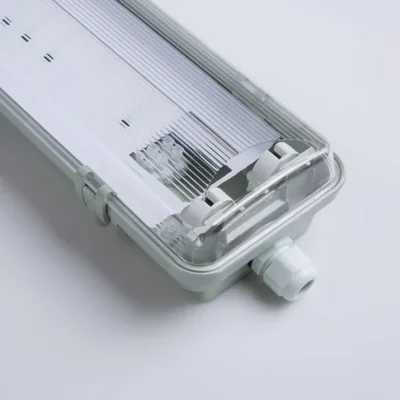 Apparecchio di illuminazione a LED ermetico 2x120cm con riflettore