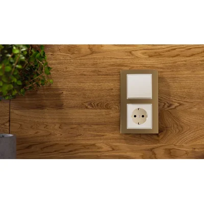 B.3 Snow-white double wall-mounted box