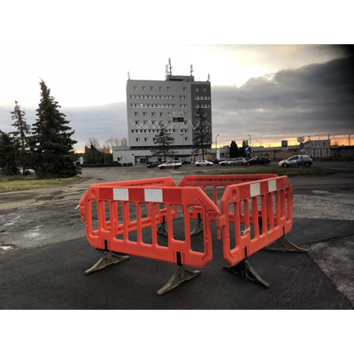 Barrière routière temporaire type U-20 NEOS rouge 200 x 100