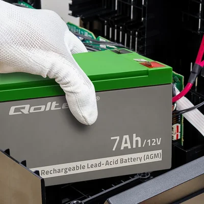 Batteria Qoltec AGM | 12V | 7Ah | Senza manutenzione | Efficiente | Lunga durata | per UPS, sistemi di sicurezza