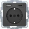 B.x Gniazdo SCHUKO z gn. ładowania USB A+C 2.4/3.0 A; samozaciski; antracyt mat