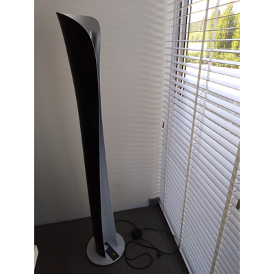 CADMO Black display floor lamp