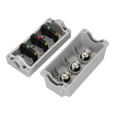Caja de control de 3 orificios con botones verde/rojo/verde IP65