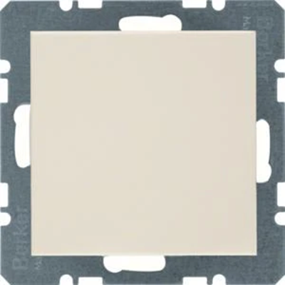 Cap with a central element, cream, gloss, B. Square