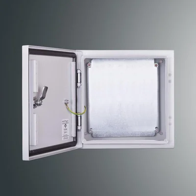 Carcasa con placa de montaje PSH 303020 PROFIT 300x300x200; IP65; IK10; RAL7035, cierre hermético -D5