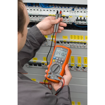 CMM-40 Digitalmultimeter mit Kalibrierzertifikat (Spannung)