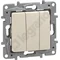 Conector triple, color crema.