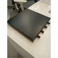 Čtvercový černý strop pro 4 kabely