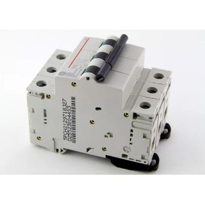 Disyuntor tripolar G63 D25 3P 25A 6kA
