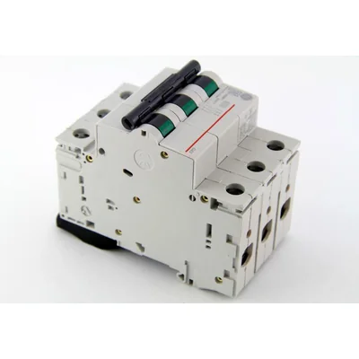 Disyuntor tripolar G63 D25 3P 25A 6kA