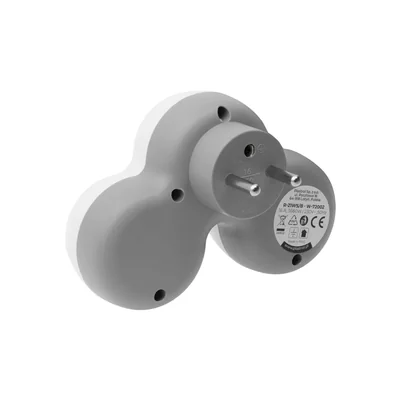 Divisor de doble enchufe con interruptor de puesta a tierra.