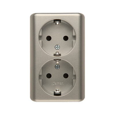 Doppelsteckdose mit Erdung, Typ Schuko, mit Blenden für Strompfade 16A 250V Schraubklemmen gold matt