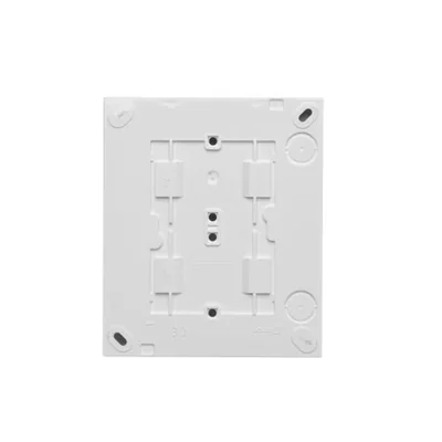 Enchufe de superficie Simon Aquaclick WA-CGZ4xxx-xx-11xx, 4 vías con toma de tierra, tapa del mismo color que la carcasa, IP44, 16 A, 250 V~, bornes de tornillo; blanco