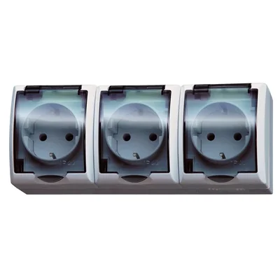 FALA Triple socket with earthing schuko, in white, transparent cover