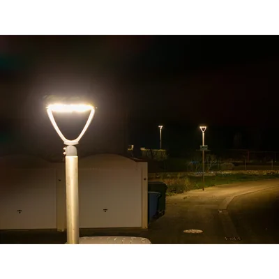 Farol urbano simétrico 29W SYM PS 822-827 IP66 Luminaria GY