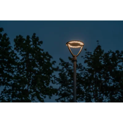 Farol urbano simétrico 29W SYM PS 822-827 IP66 Luminaria GY