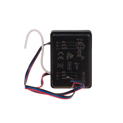 Four-channel transmitter with a battery-powered temperature probe