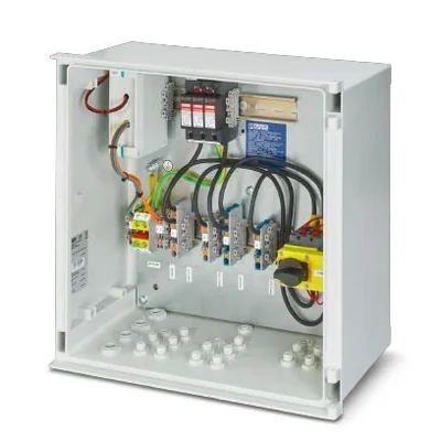 Generator junction box for photovoltaic systems for 1 MPPT