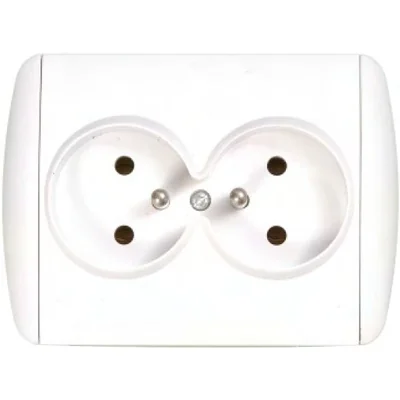 GNIAZDO PODWÓJNE Z UZIEMIENIEM