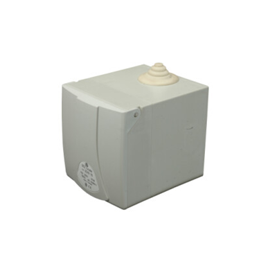 Gniazdo z puszka natynkową 16A 250V IP44 M25