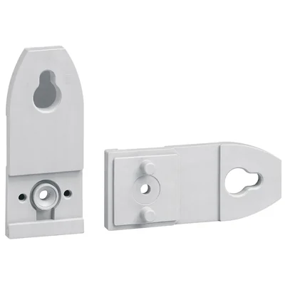 Insulating brackets for wall mounting