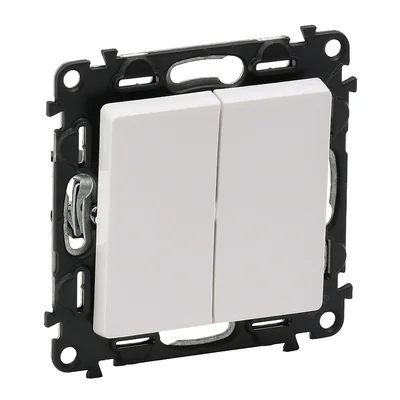 INTERRUPTOR DE ESCALERA DOBLE VALENA LIFE BLANCO 10 AX - 250 V~