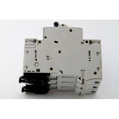 Interruttore automatico 3 poli G63 C10 3P 10A 6kA