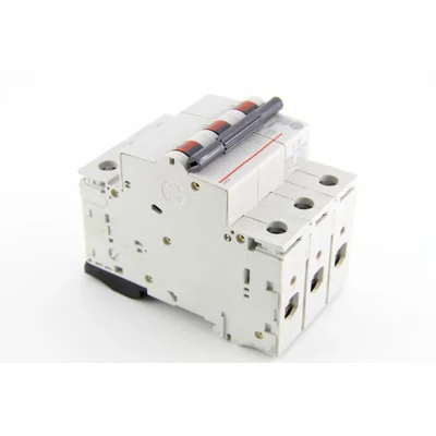 Interruttore magnetotermico tripolare G63 B50 3P 50A 6kA