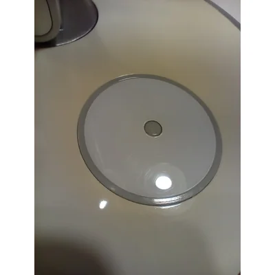 Jeřábová stolní lampa bílá