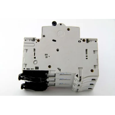 Jistič 3-pólový G63 D25 3P 25A 6kA
