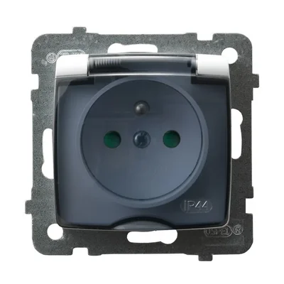 KARO Gniazdo bryzgoszczelne z uziemieniem biały,bez ramki, wieczko przeźroczyste, wyposażone w przesłony torów prądowych