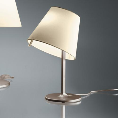 MELAMPO Lampa stołowa ekspozycyjna kremowa