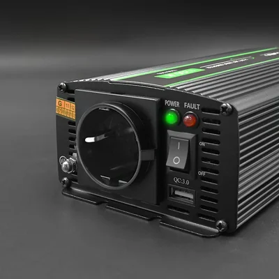 Měnič napětí Qoltec Monolith | 600 W | 1200 W | 12 V až 230 V | Pure Sinus