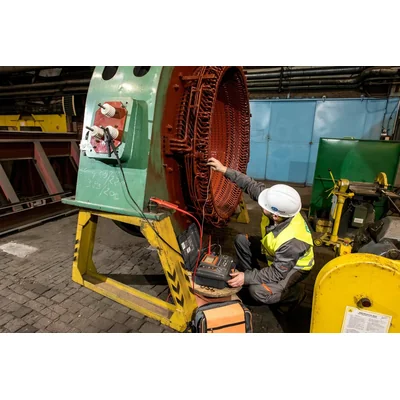 Měřič izolačního odporu MIC-10k1