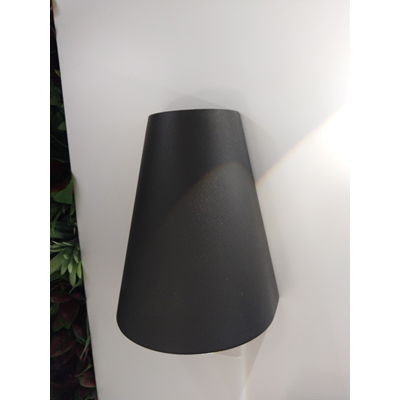 Niagara Anthracite outdoor display wall lamp