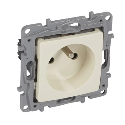 NILOE - PRESA 2P+Z 16A CON OTTURATORE, TERMINALI A MOLLA AUTOMATICI, CREMA