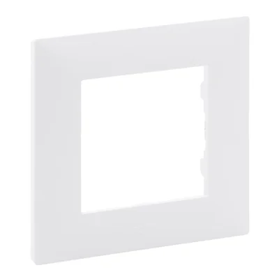 Niloe Step - single frame 1x - white