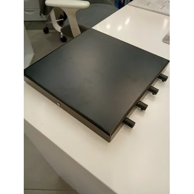 Podsufitka na 4 kable kwadratowa czarna