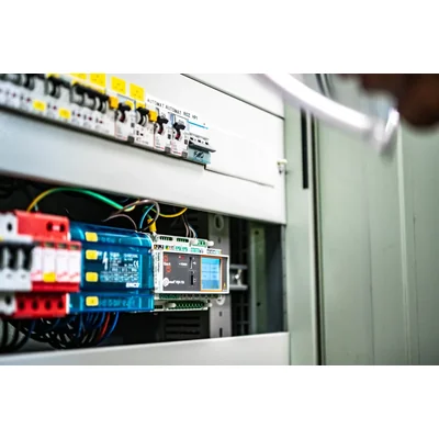 PQM-750 Stationärer Netzqualitätsanalysator, Wechselstromnetzteil, 5A Transformatoren