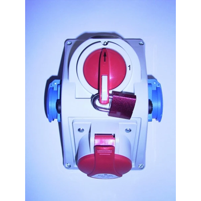 Presa con interruttore, ingresso M-20, interruttore L-0-P - uscita 16/4 2x230V con lucchetto