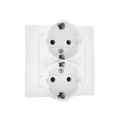Presa doppia con messa a terra Schuko 16A 230V bianca
