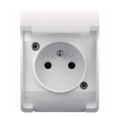 Prise de courant simple avec mise à la terre (2P+T) n/t IP44 blanc avec un volet blanc, Koala