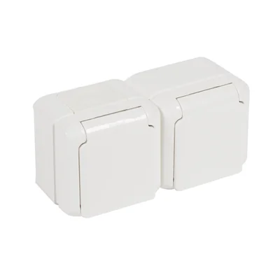 Prise électrique double avec obturateur blanc