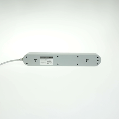 Prodlužovací kabel s přepěťovou ochranou, 5 zásuvkami a vypínačem