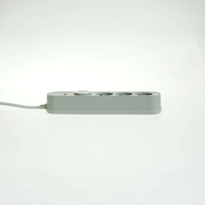 Prodlužovací kabel se systémem přepěťové ochrany, 3 zásuvkami a vypínačem