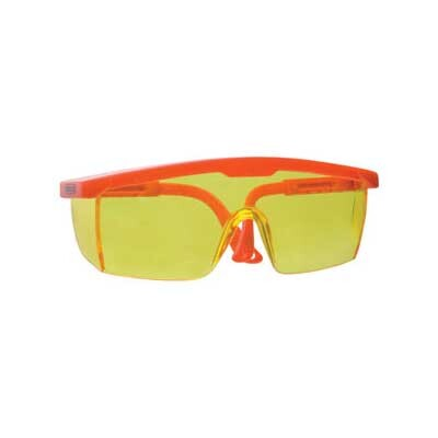 Protective goggles with a yellow lens