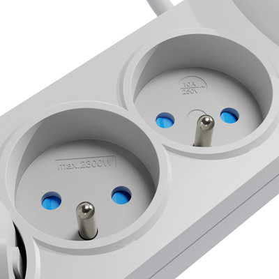 Regleta con fusible y sistema de protección contra sobretensiones profesional 5 tomas 2 puertos USB longitud 3m 10A 230V 2300W gris