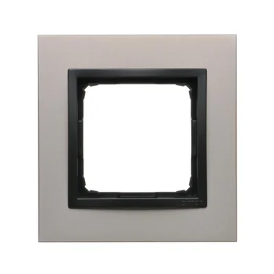 Simon 54 Nature WMDZ-0110xS-081 Cornice singola Nature-Metal, SATIN NIGHT, IP20/IP44* (*IP44 - è necessario utilizzare la guarnizione della cornice DUN1)